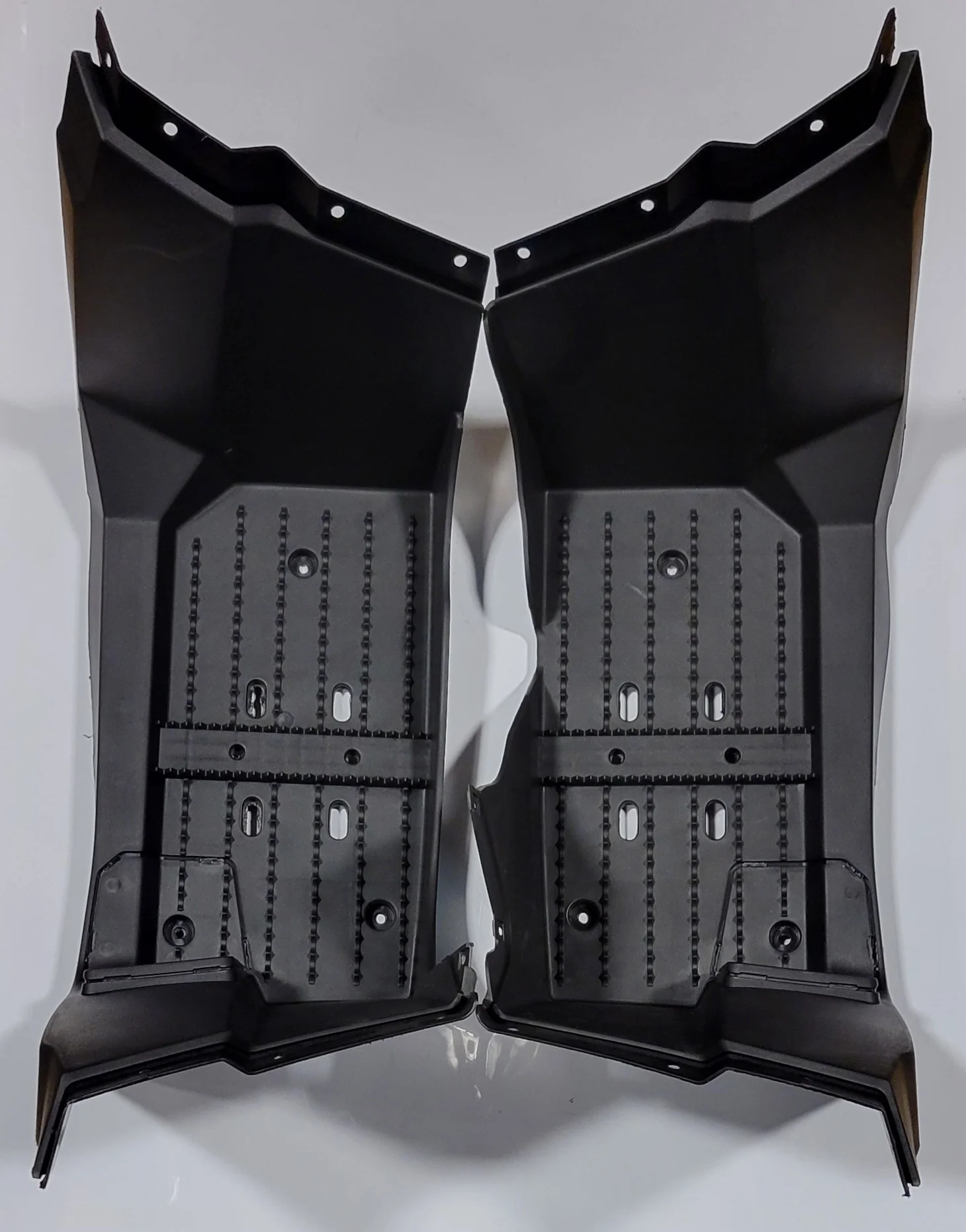 Blazer 200HS Foot rest - TAO TAO MOTOR / GIO PARTS - PBC606847